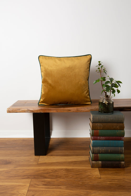 Load image into Gallery viewer, Velvet Square Pillow Cover
