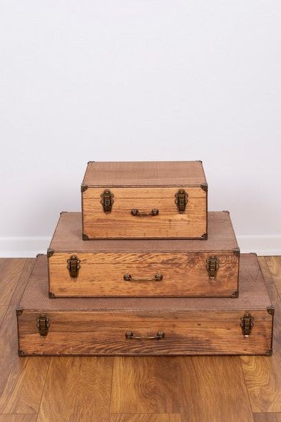 Wooden Suitcase Middle