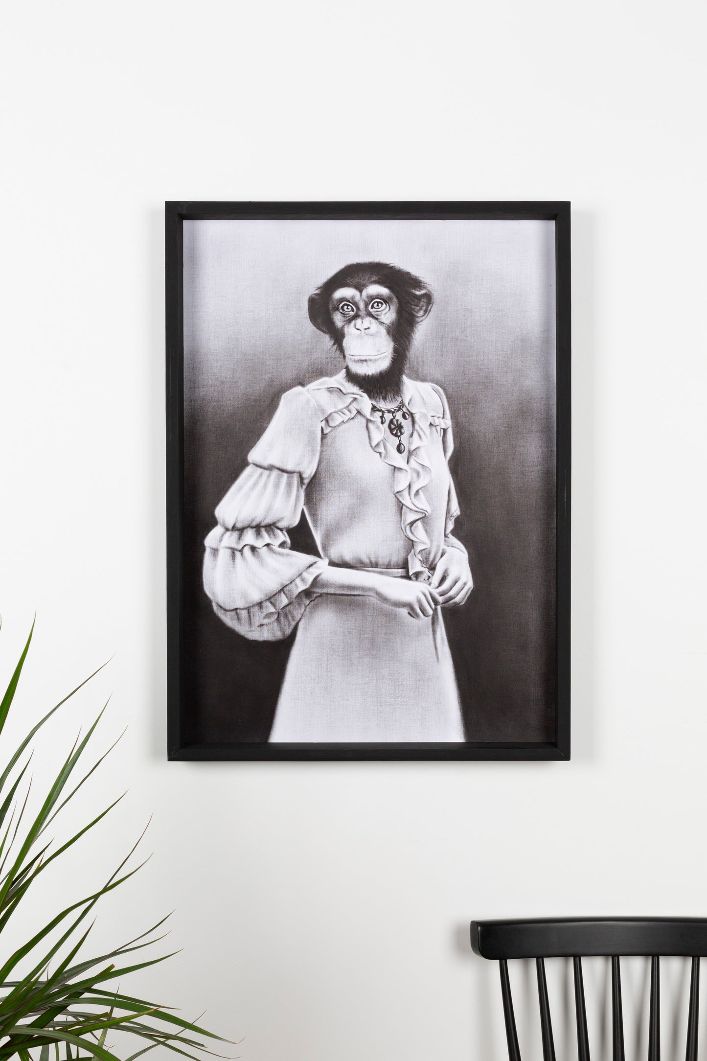 Load image into Gallery viewer, Siyah Beyaz Dişi Maymun
